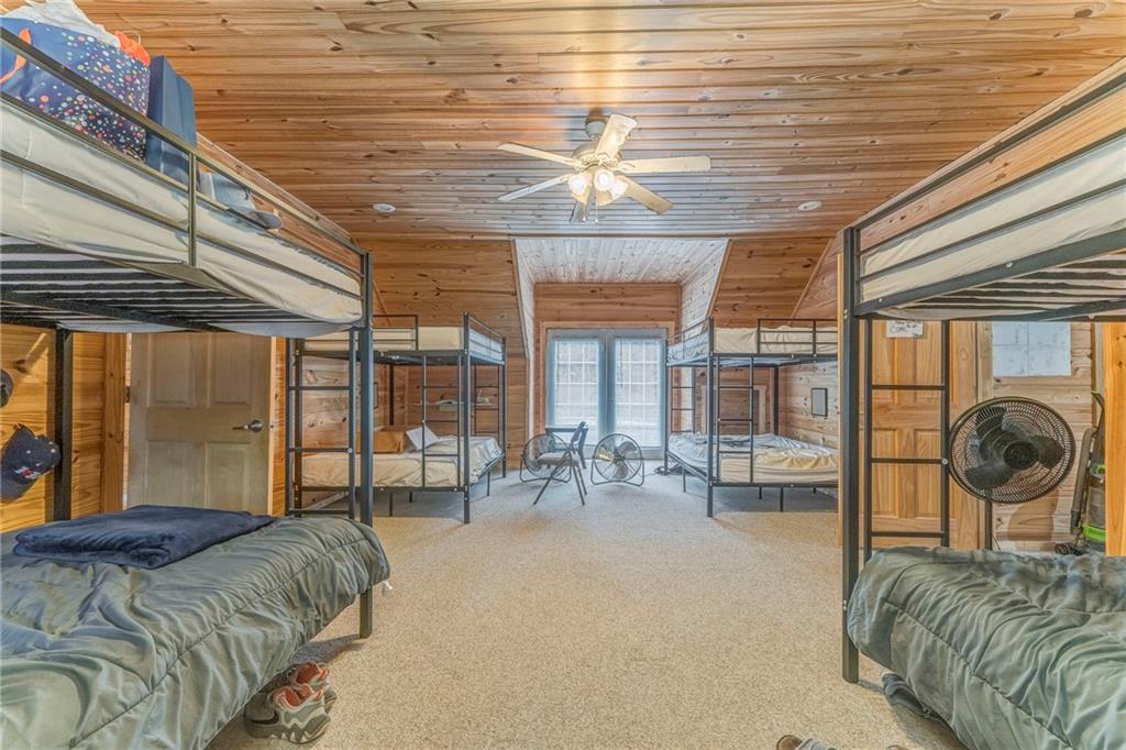 519 E Valley Road Ne Property Photo 11