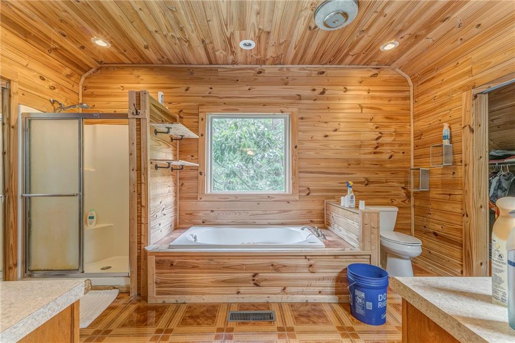 519 E Valley Road Ne Property Photo 13