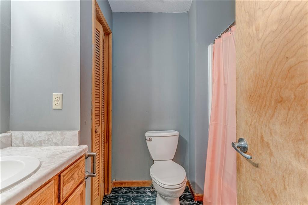 519 E Valley Road Ne Property Photo 19