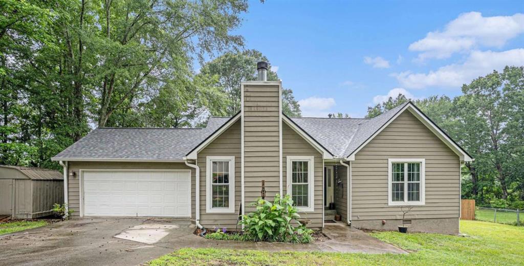 220 Spring Cir Property Photo 1