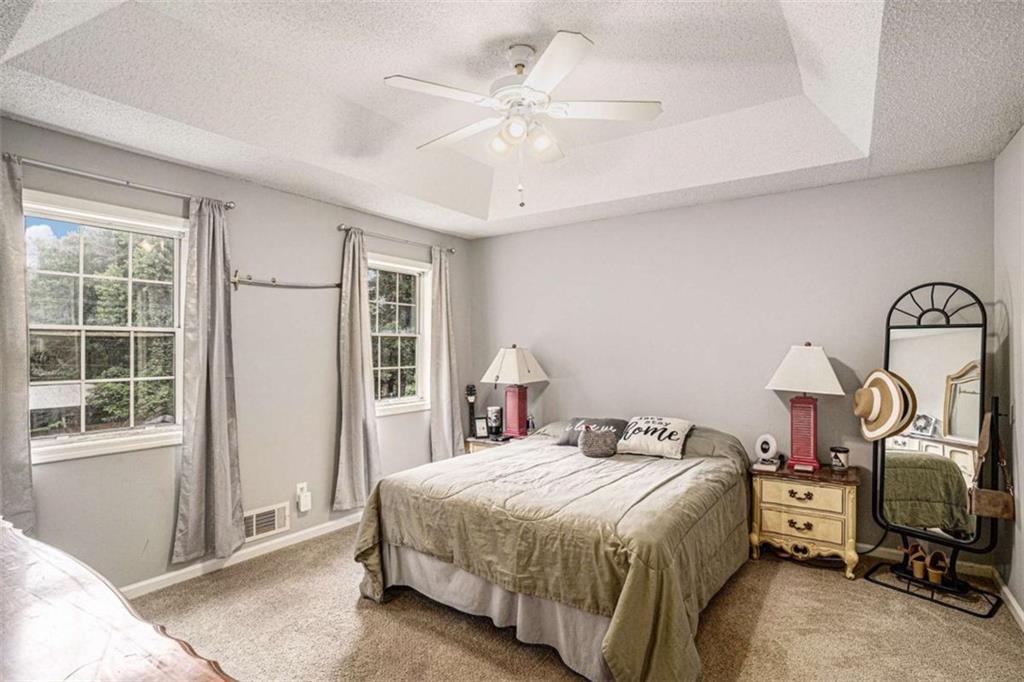 220 Spring Cir Property Photo 14