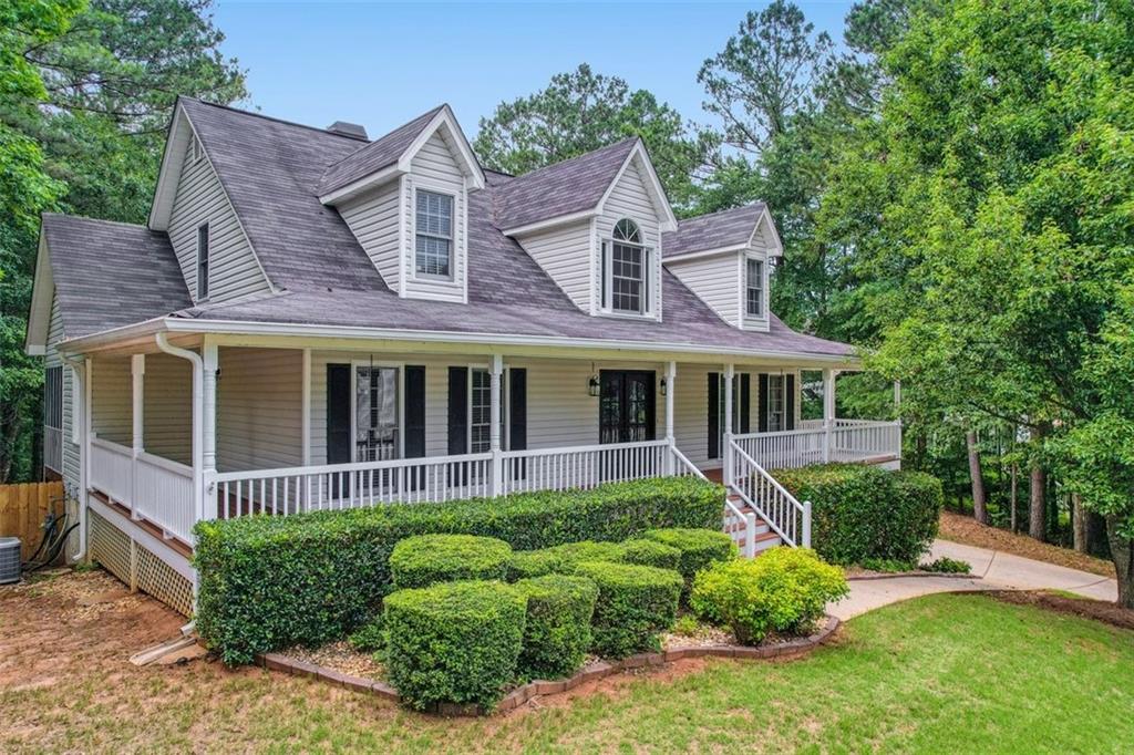 212 WARRENTON Drive Property Photo 1