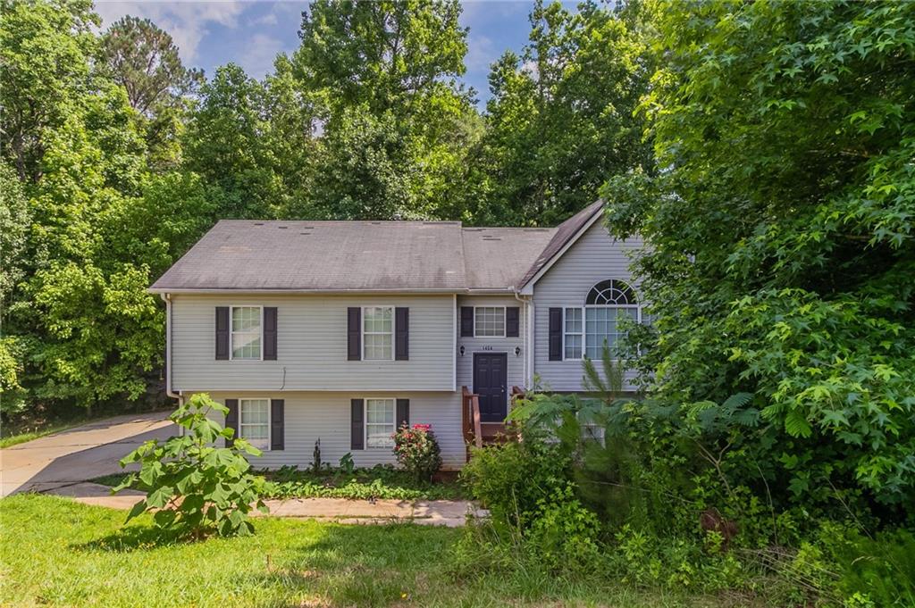 1404 Lancaster Court Property Photo 1