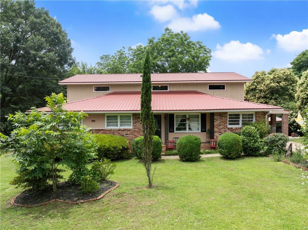 157 Glendale Heights Property Photo 1