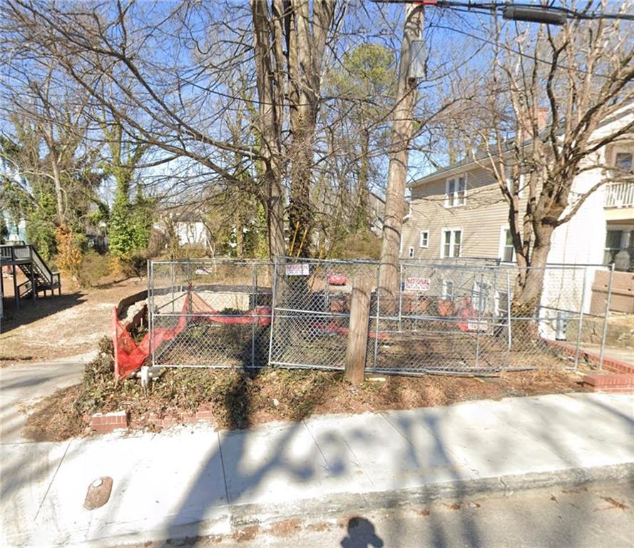 1053 M L King Jr Drive Nw Property Photo 1