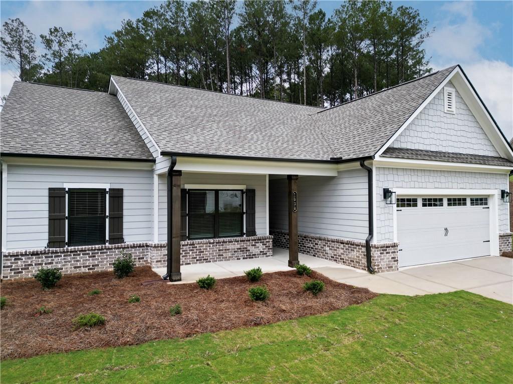 1038 Red Oak Lane Property Photo 2