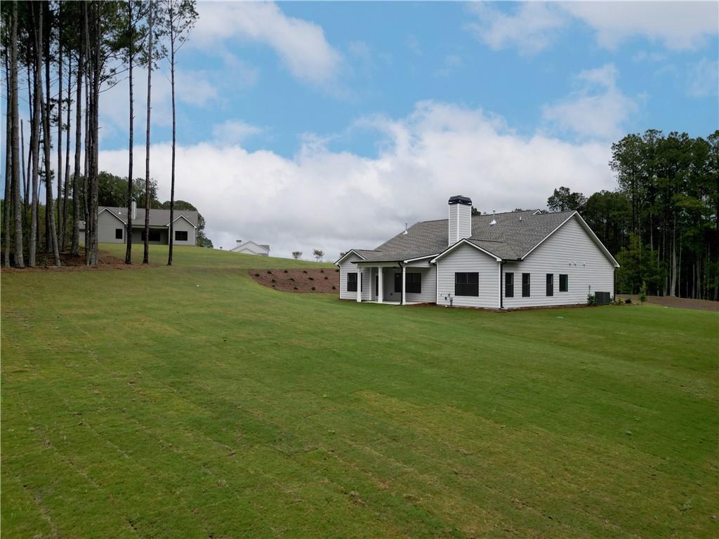1038 Red Oak Lane Property Photo 3