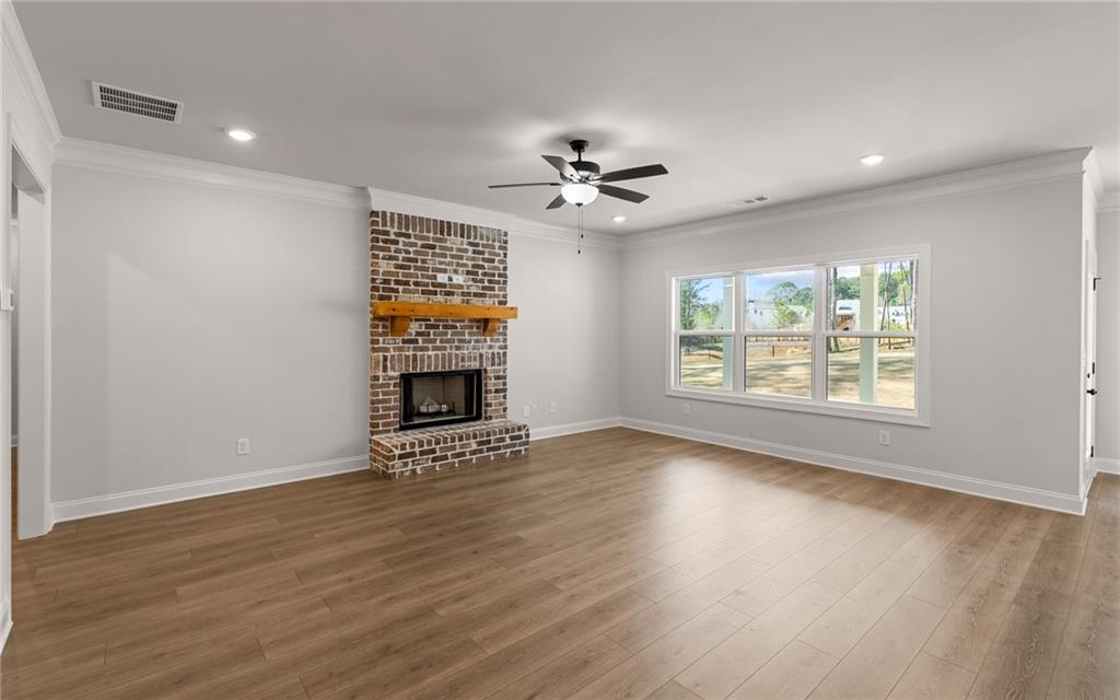 1038 Red Oak Lane Property Photo 6