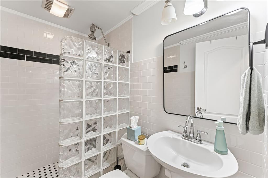 3560 Greenside Court Property Photo 44