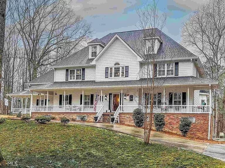 125 Sir Lancelot Court Property Photo 1