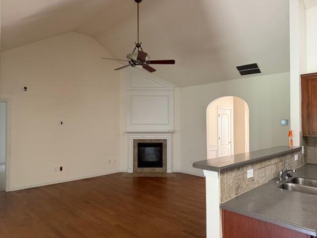 52 Longwood Crossing Property Photo 4