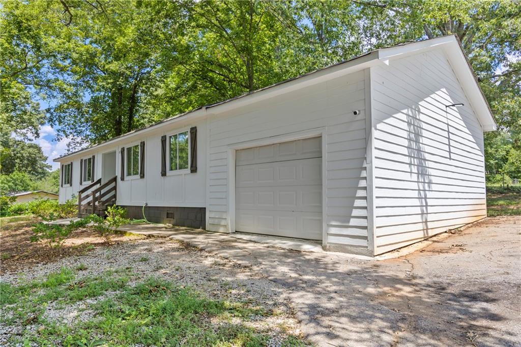 10 Caroline Drive Property Photo 3