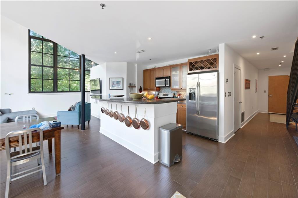 790 North Avenue NE Unit 102 Property Photo 1