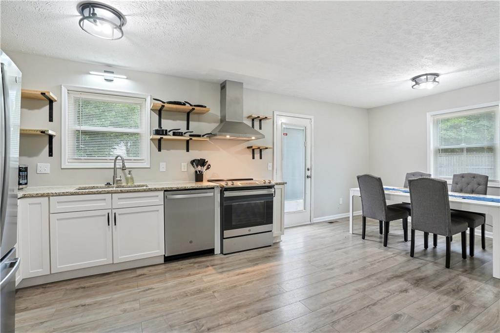 13481 Veterans Memorial Highway Property Photo 3