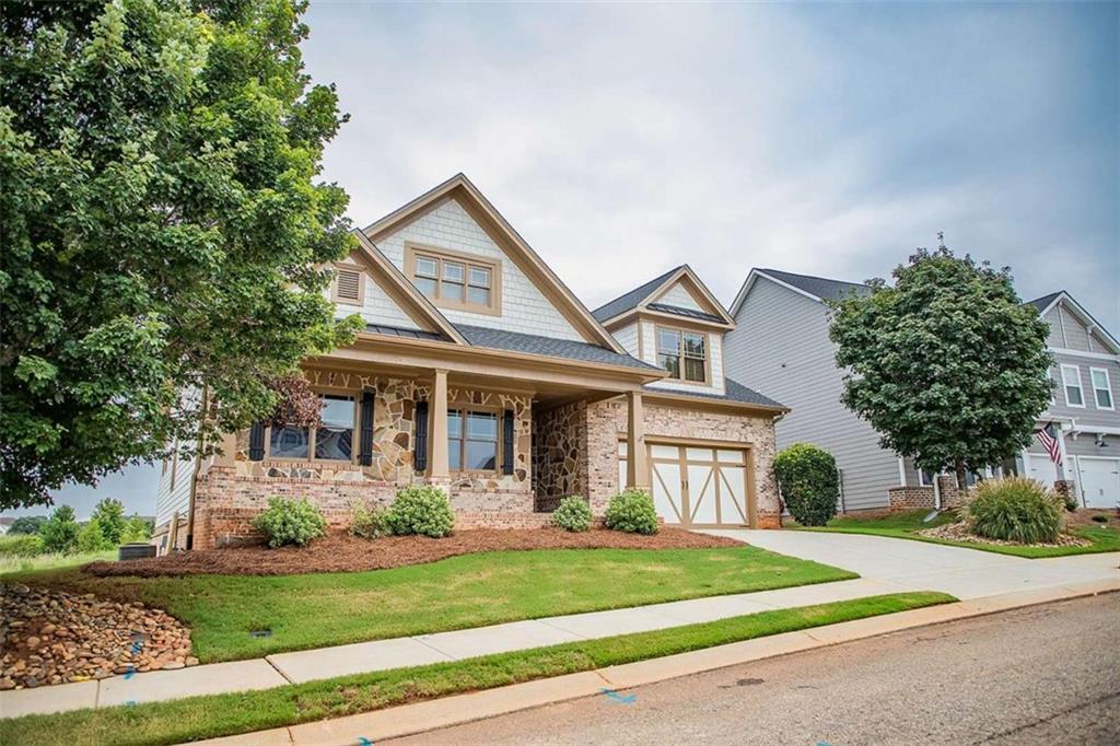 1211 Hawthorne Circle