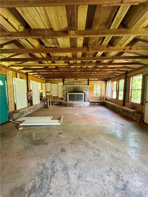 81 Hughes Dairy Road Se Property Photo 4
