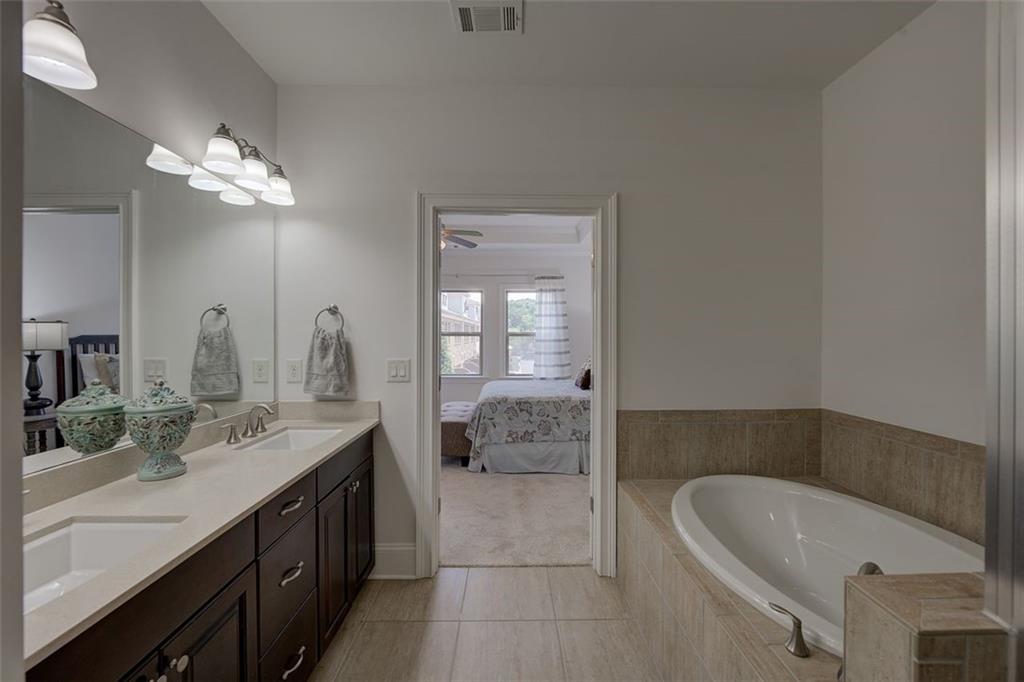 421 Alderwood Street Property Photo 23