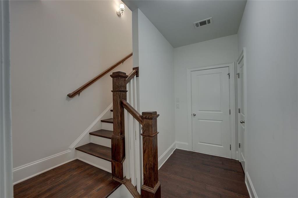421 Alderwood Street Property Photo 33