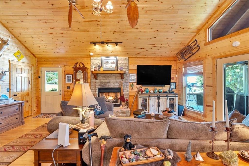 1528 Faith Court Property Photo 21