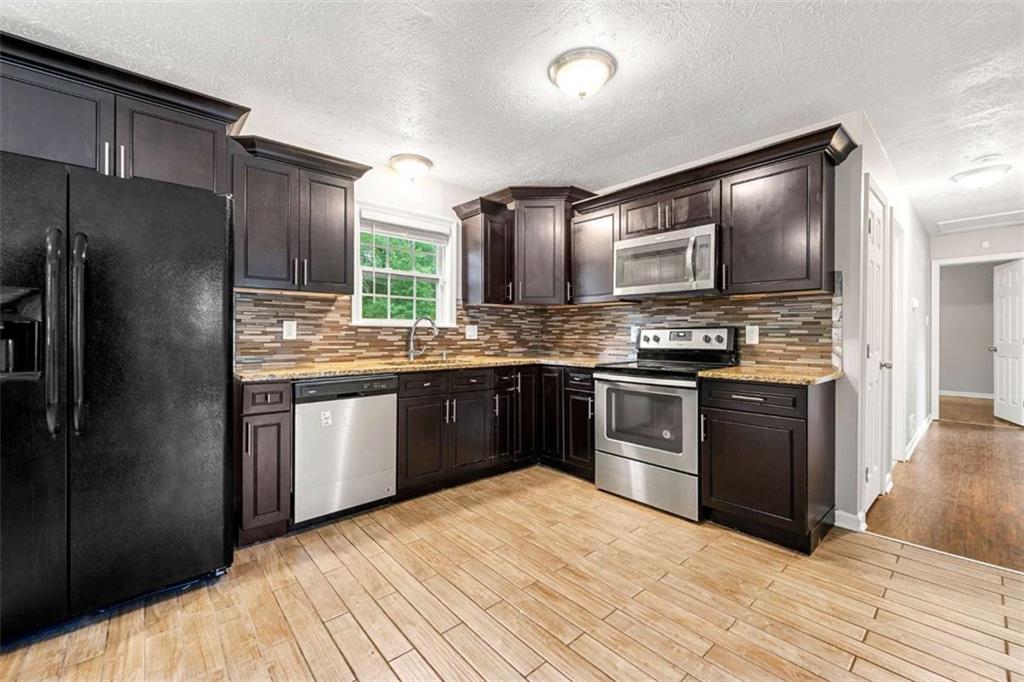 3027 Lakeridge Drive Property Photo 6