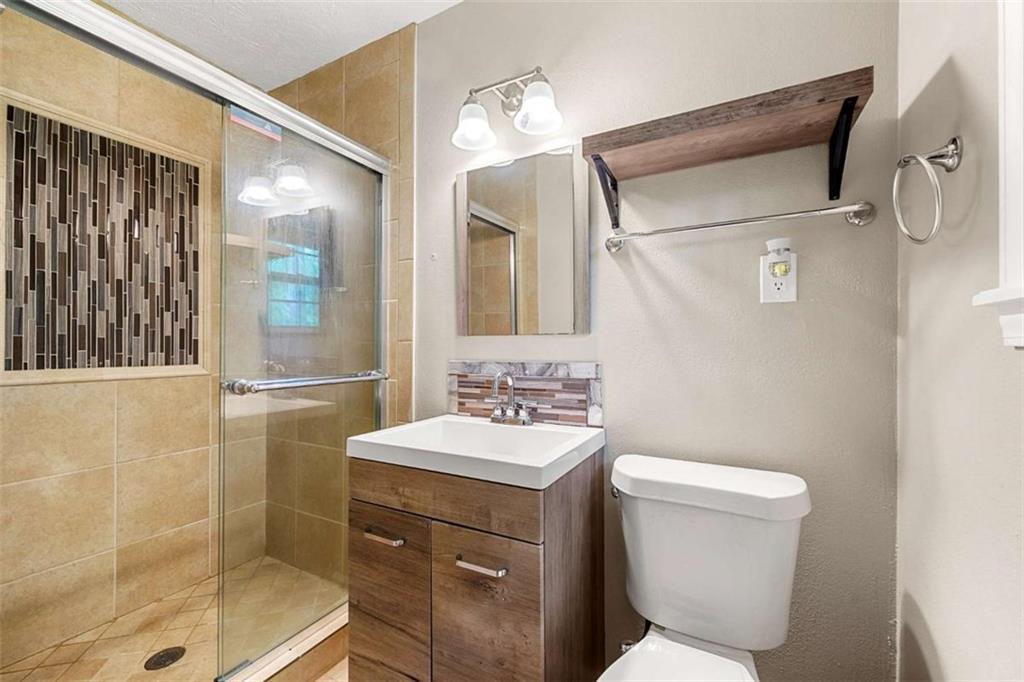 3027 Lakeridge Drive Property Photo 16
