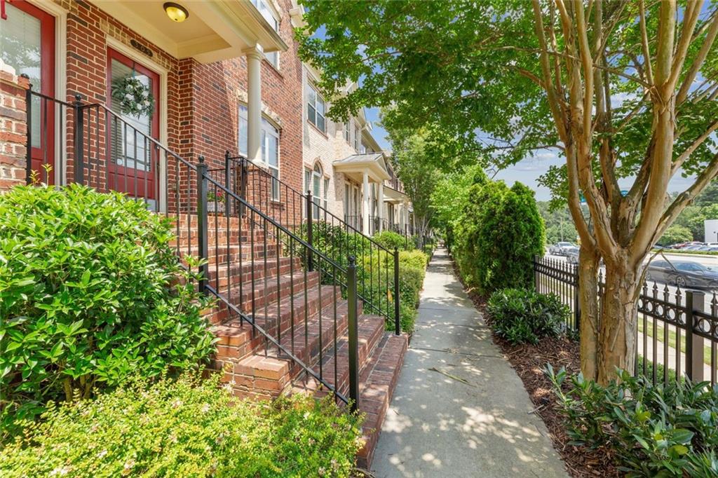 305 Alderwood Lane Property Photo 1