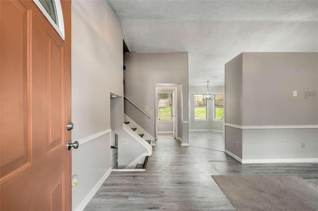 5521 Winslow Crossing Property Photo 2