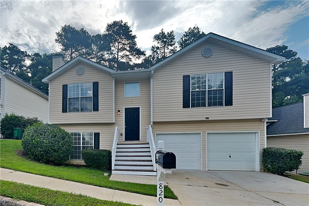 820 Tradd Court Property Photo 1
