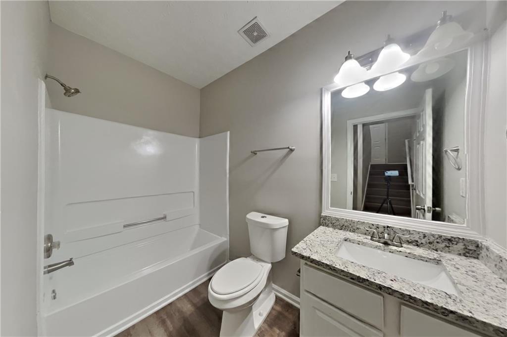 820 Tradd Court Property Photo 16