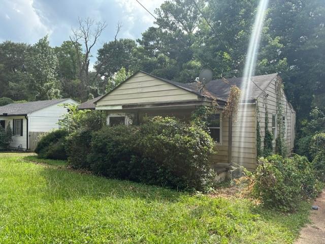 1239 Kenilworth Drive SW Property Photo 1