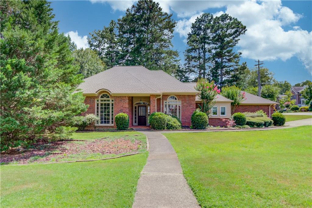 5270 Skidaway Drive Property Photo 1