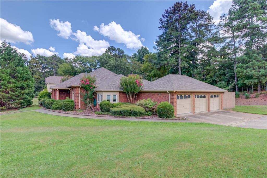 5270 Skidaway Drive Property Photo 3