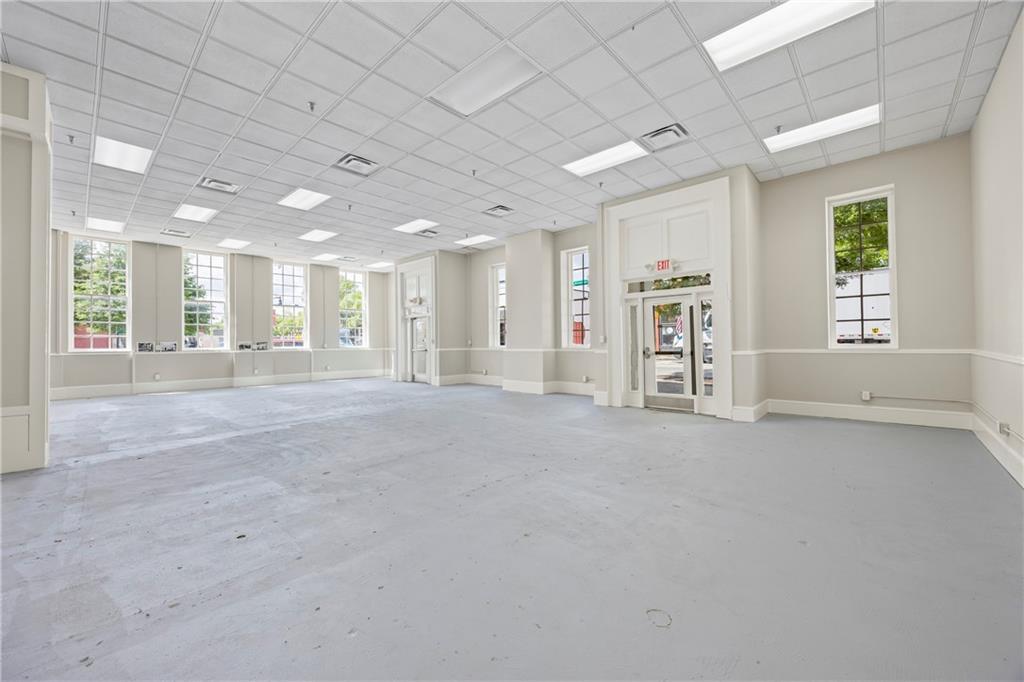 100 N Broad Street Property Photo 15