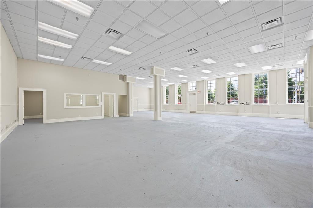 100 N Broad Street Property Photo 16