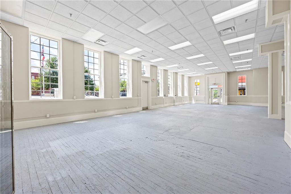 100 N Broad Street Property Photo 18