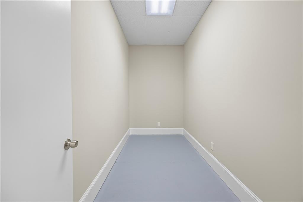 100 N Broad Street Property Photo 27