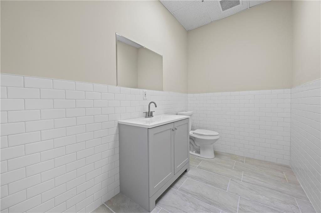 100 N Broad Street Property Photo 37