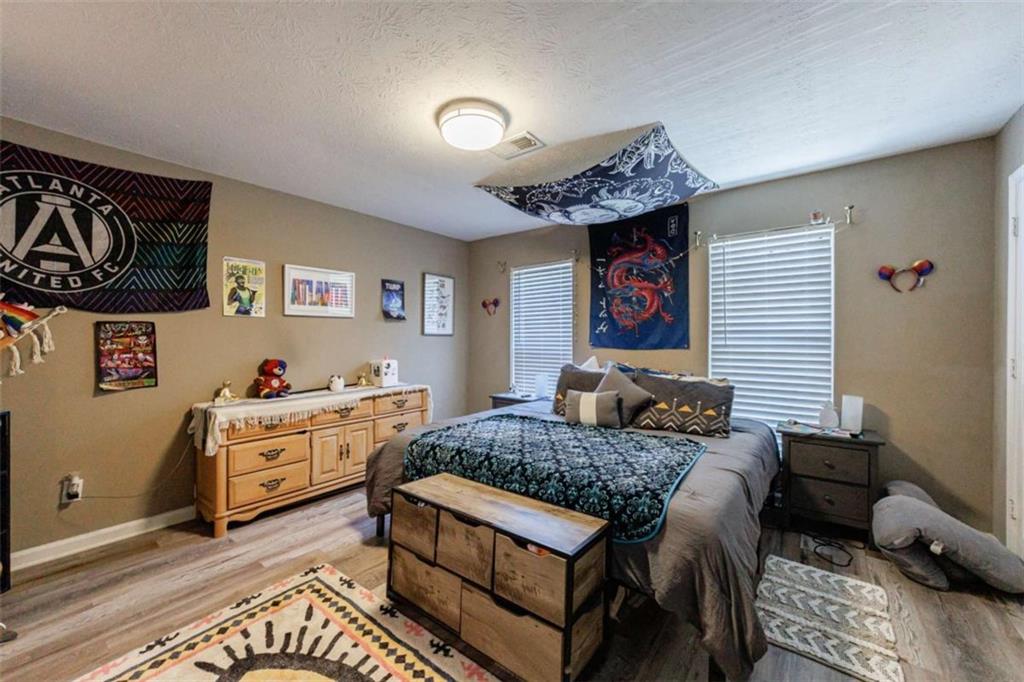 105 River Drive N Property Photo 4