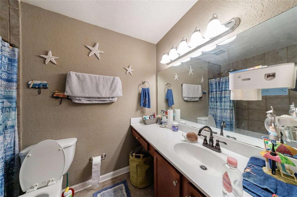 105 River Drive N Property Photo 5