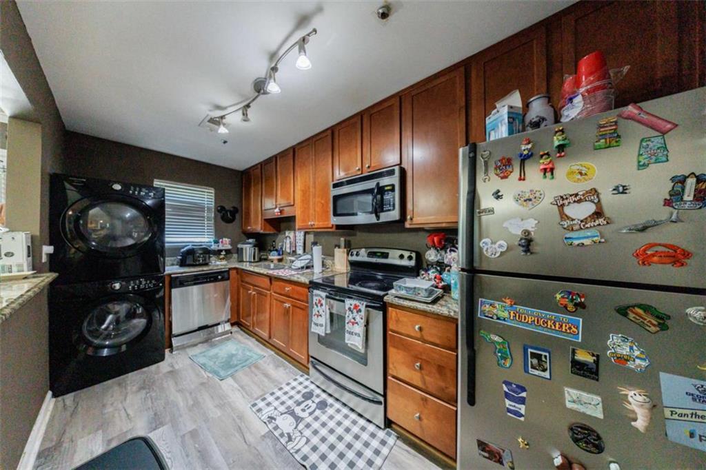 105 River Drive N Property Photo 14