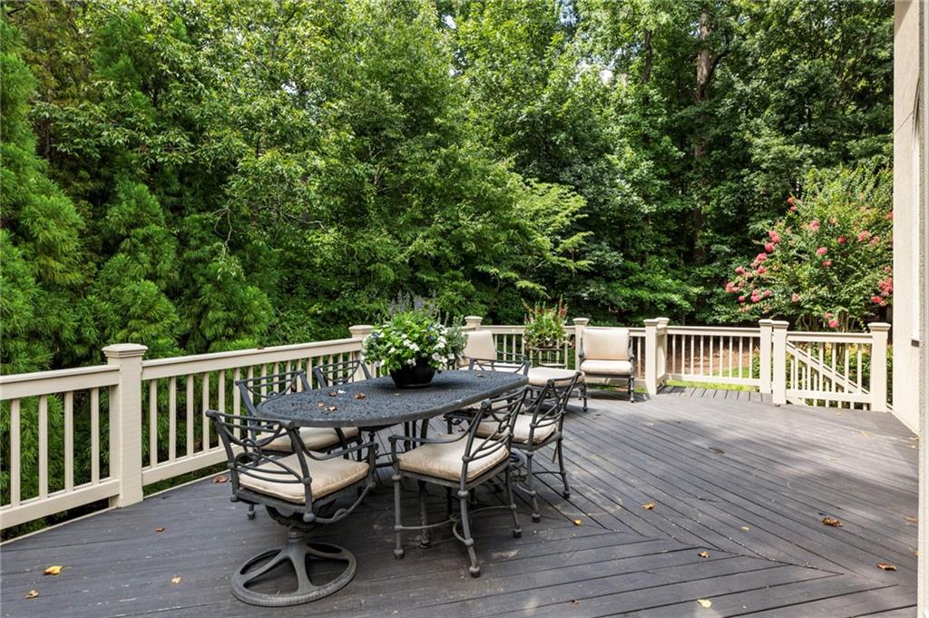 140 Old Sandhurst Landing Property Photo 9