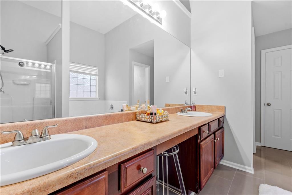 700 Buckingham Terrace Property Photo 18
