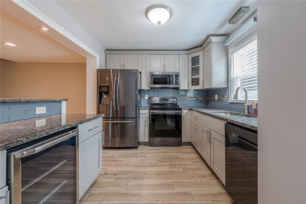 1452 Bentley Lane Property Photo 5