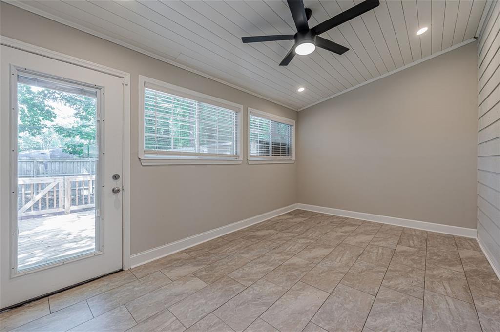 1452 Bentley Lane Property Photo 27