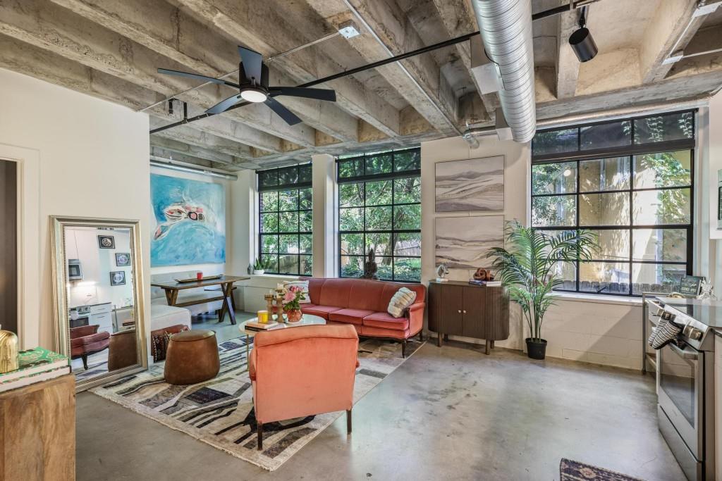 1065 United Avenue Unit 202 Property Photo 1