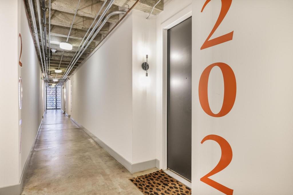 1065 United Avenue Unit 202 Property Photo 3