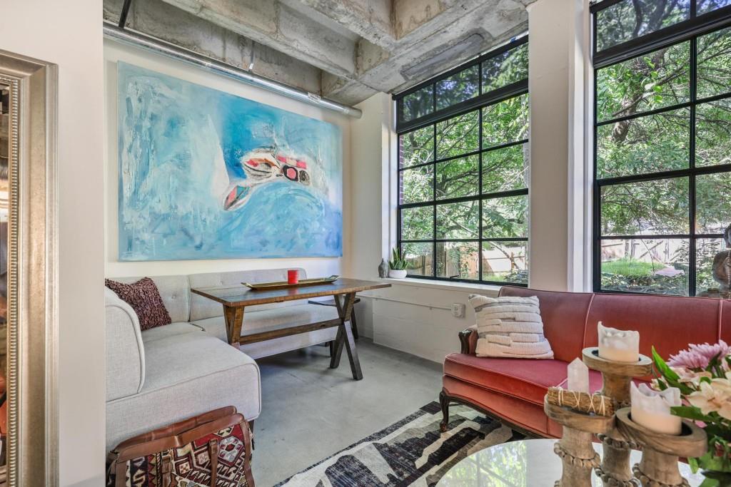 1065 United Avenue Unit 202 Property Photo 5