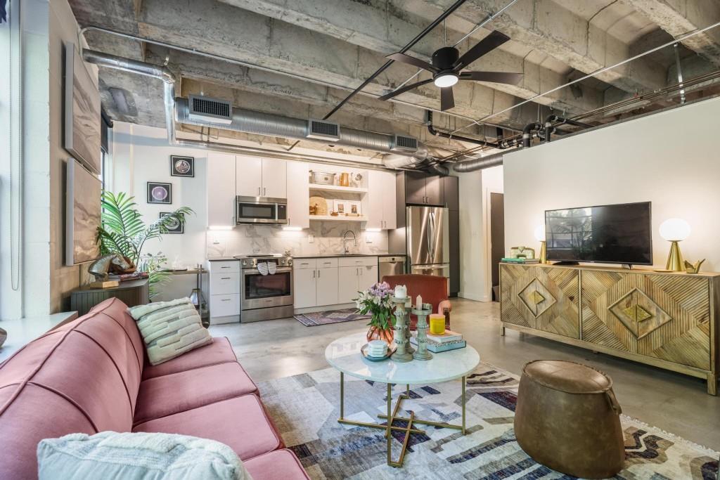 1065 United Avenue Unit 202 Property Photo 6