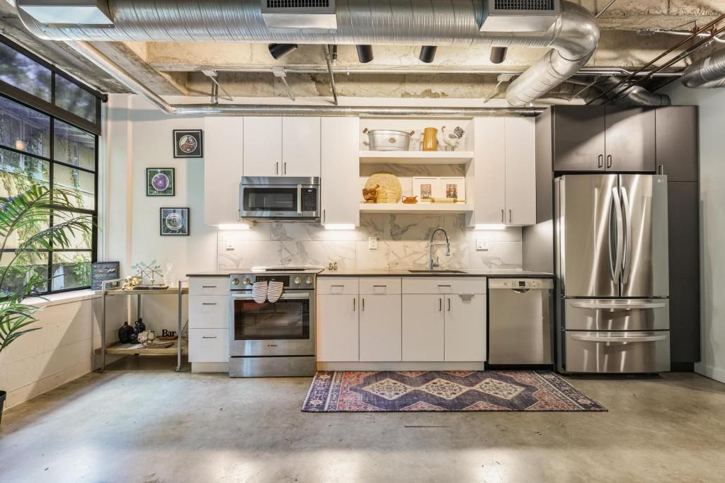 1065 United Avenue Unit 202 Property Photo 7