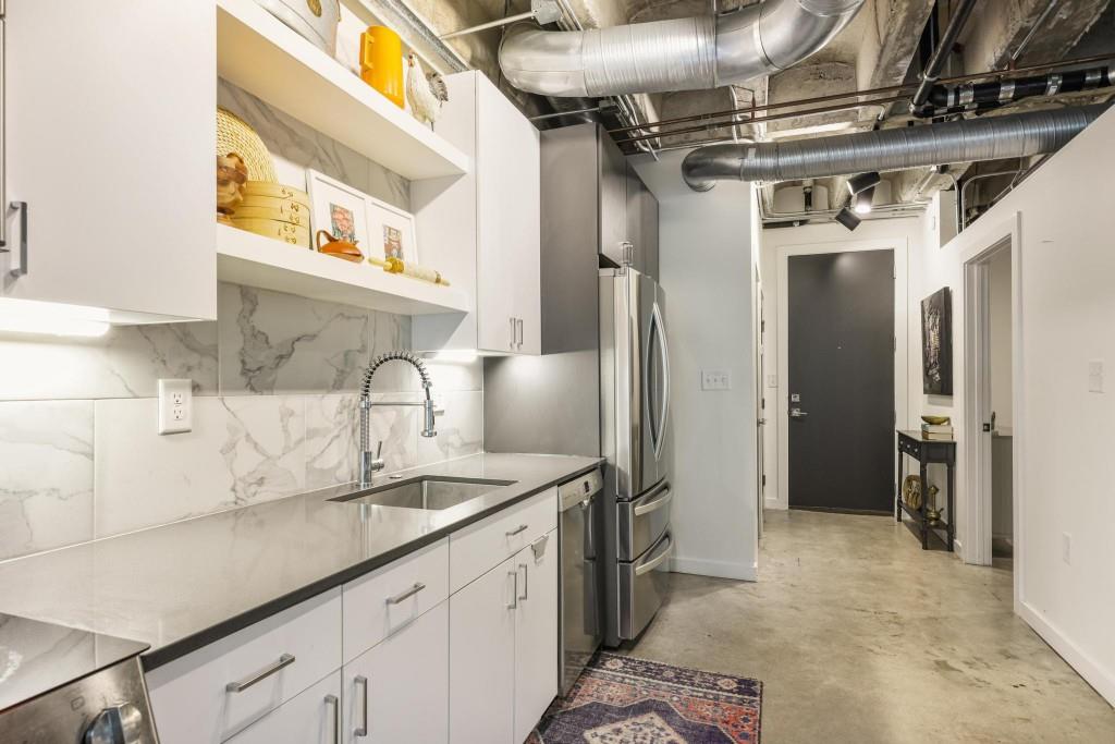 1065 United Avenue Unit 202 Property Photo 9